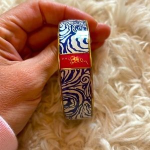 EUC Lilly bangle